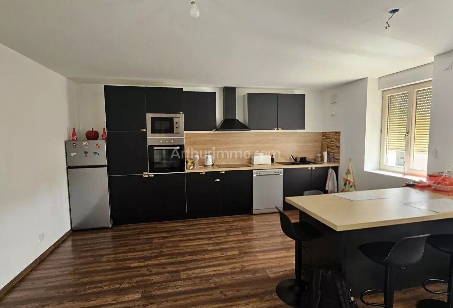 Appartement T3 - MORESTEL — photo 1