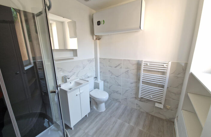STUDIO RENOVE AVEC GOUT 69290 GREZIEU LA VARENNE LIMITE CRAP — photo 4