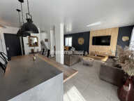 Maison contemporaine avec piscine et vue panoramique sur les mon — photo 3