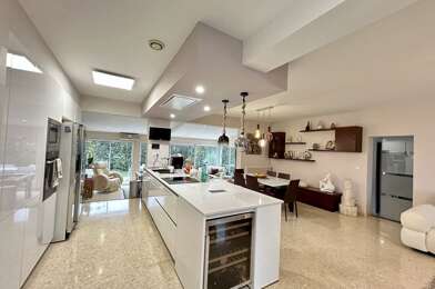 Maison 5 pièces 889000 €
