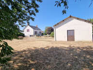 maison de 163 m2 habitables avec beau terrain et dépendances — photo 2