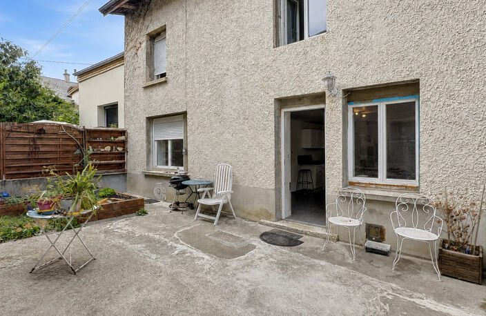 01160 PRIAY   Maison de village à finir de rénover avec gran — photo 2