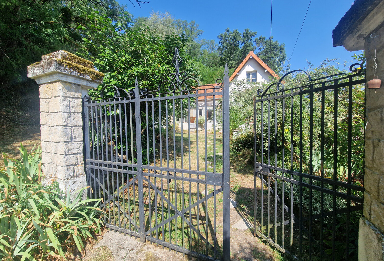 VALLOIRE-SUR-CISSE — photo 1