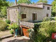 Maison en pierre avec garage, piscine et jardin. — photo 2