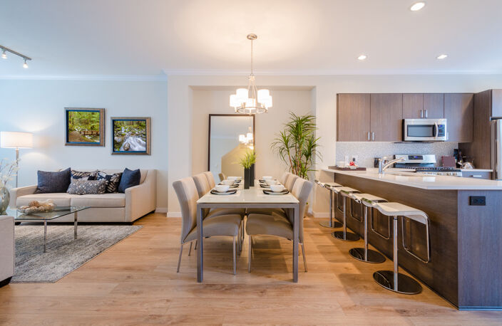 *DISPONIBLE! DUPLEX DERNIER ETAGE / ASCENSEUR / GARAGE / PLEIN SUD / BEAUX VOLUMES — photo 2