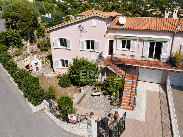 Maison à vendre à Carros - Vue dégagée sur collines et mer - Gros potentiel — photo 1