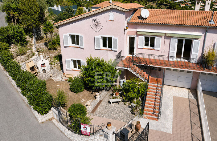 Maison à vendre à Carros - Vue dégagée sur collines et mer - Gros potentiel — photo 2