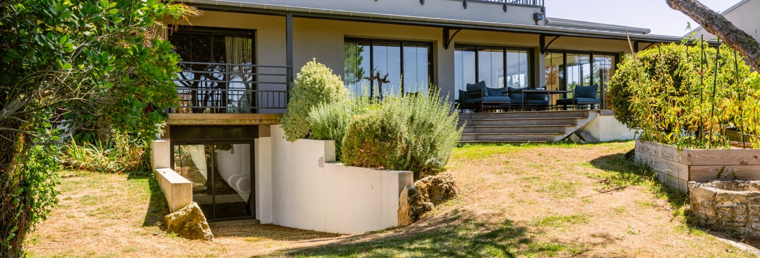 Maison 10 Pièces 330 m² à vendre à L'Houmeau (17137)