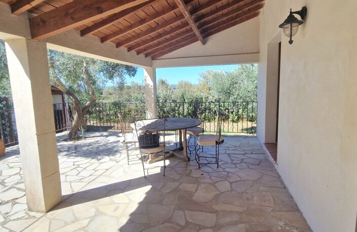 Vente Maison/villa 4 pièces — photo 2