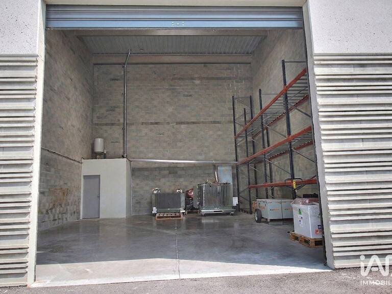 Location Local d'activités 126 m&sup2; — photo 1