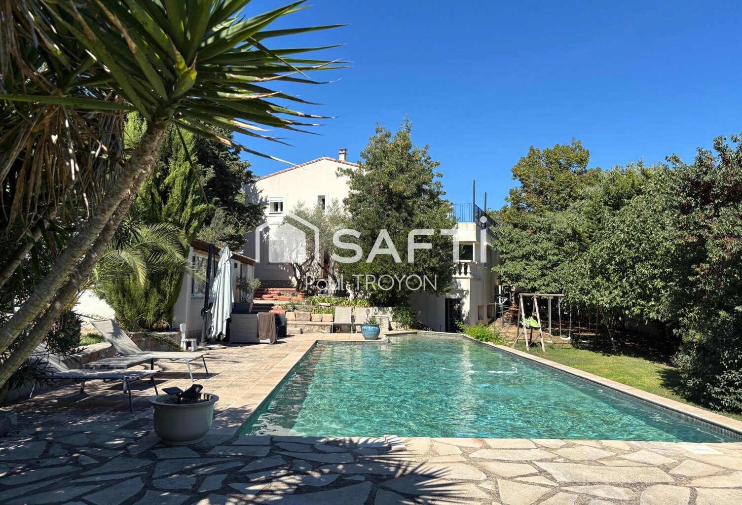 Belle et grande maison traditionnelle en campagne d'Aubagne — photo 1