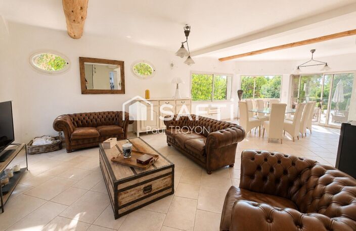 Belle et grande maison traditionnelle en campagne d'Aubagne — photo 2
