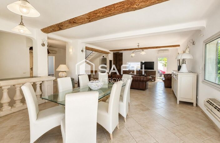 Belle et grande maison traditionnelle en campagne d'Aubagne — photo 3