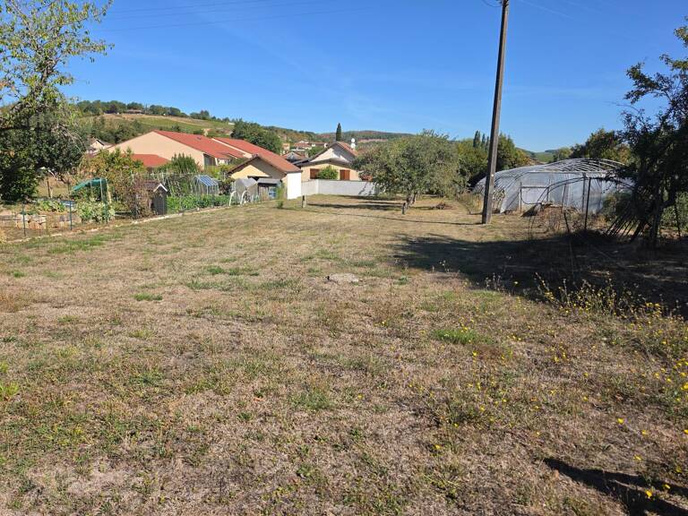 Terrain 908 m² avec vue, au cœur d'un bourg vivant — photo 1