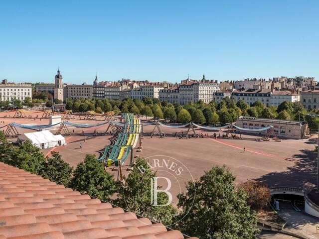 EXCLUSIVITE - BELLECOUR - Dernier étage appartement de 51,31m² - 1 chambre — photo du bien