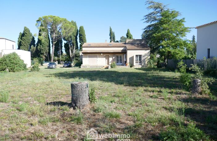 Villas - 205m² - Saint-Étienne-du-Grès — photo 2