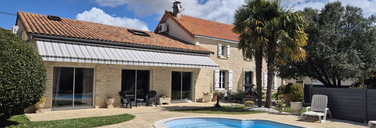Maison 9 Pièces 231 m² à vendre à La Faye (16700)