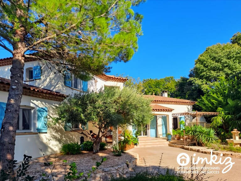 Superbe Maison Située à 10 minutes des Plages. — photo 1