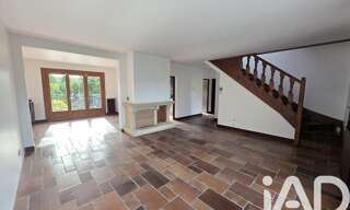 Maison 6 Pièces 122 m² à vendre à Le Mesnil-Saint-Denis (78320)