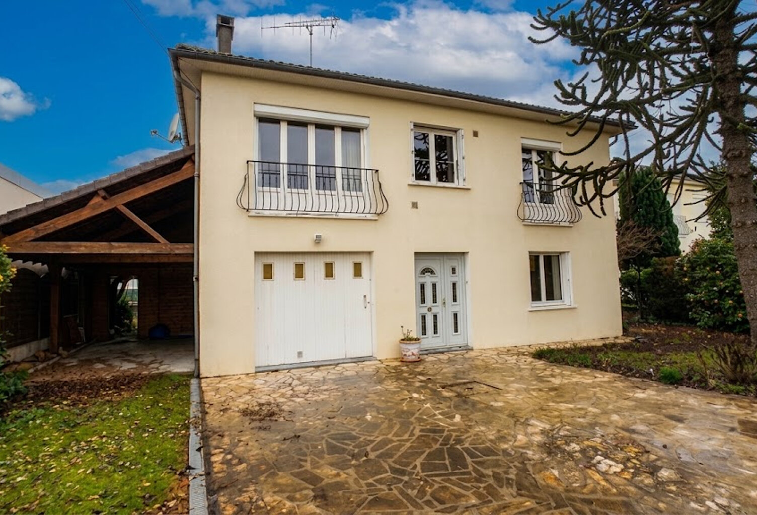 MAISON SUR SOUS SOL-SECTEUR SUD — photo 1