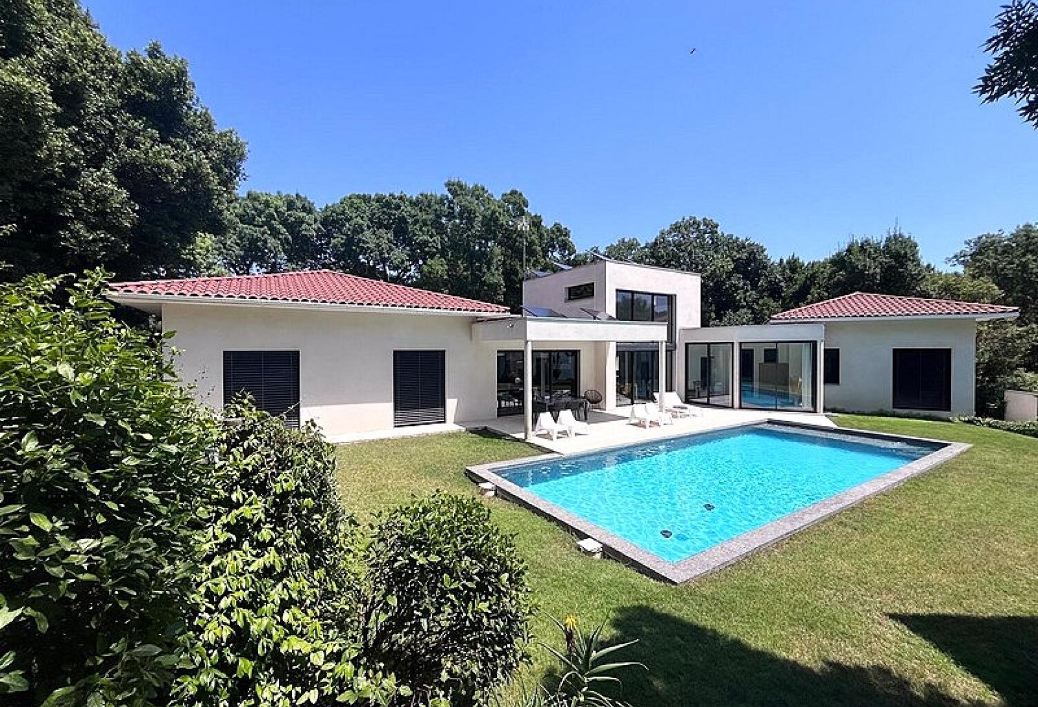 Villa d'architecte F6 de 200 m² sur 2000 m² sur les hauteurs de SOMMIERES (30250) — photo 1