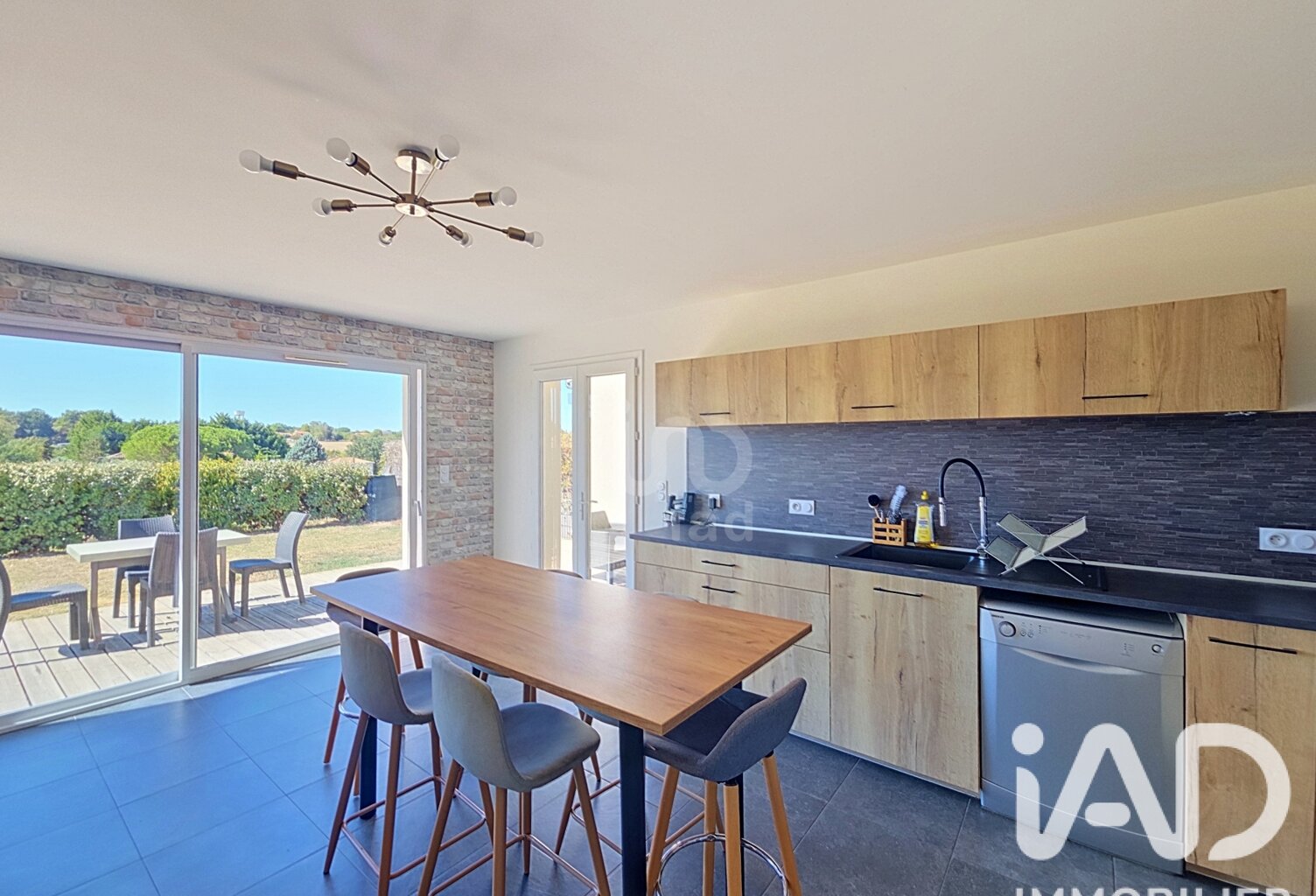 Location Maison/villa 5 pièces — photo 1
