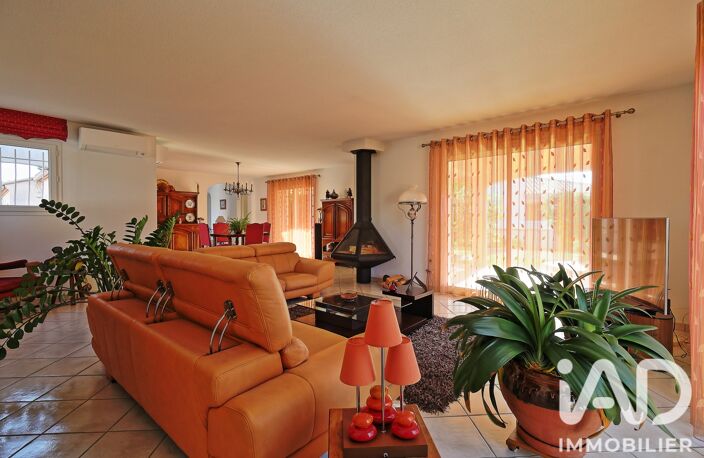 Vente Maison/villa 8 pièces — photo 2