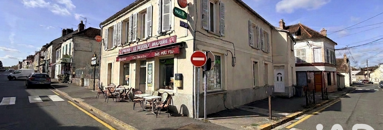 Immeuble  247 m² à vendre à Voulx (77940)