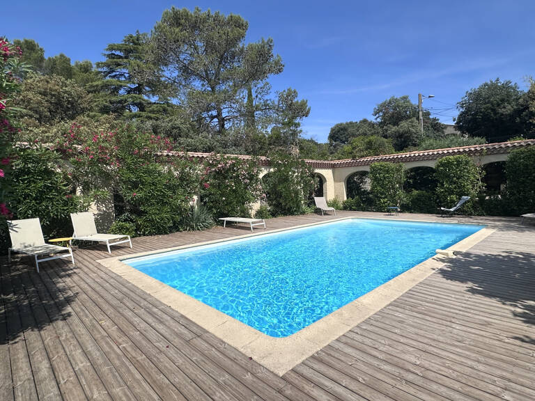 Superbe villa familiale de 210 m2 avec piscine — Nîmes — photo 1
