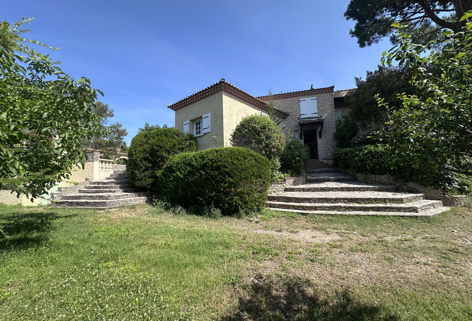 Superbe villa familiale de 210 m2 avec piscine — Nîmes — photo 1