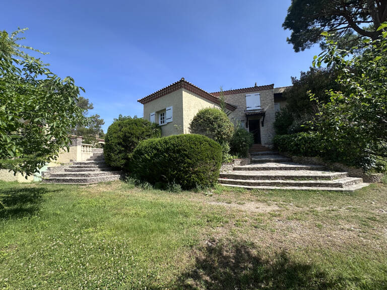Superbe villa familiale de 210 m2 avec piscine — Nîmes — photo 1