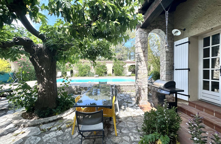 Superbe villa familiale de 210 m2 avec piscine — Nîmes — photo 3