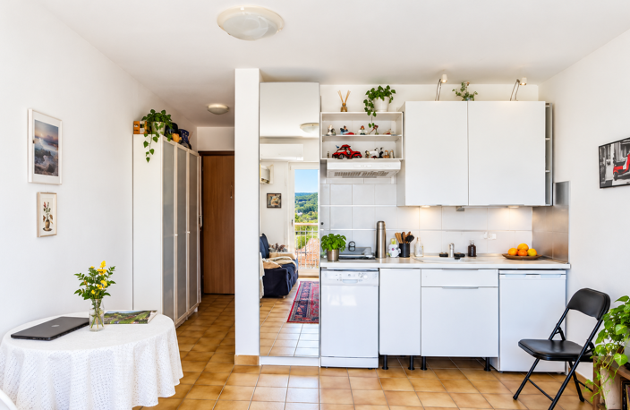 CARQUEIRANNE   Studio avec terrasse, vue dégagée et aperçu m — photo 4