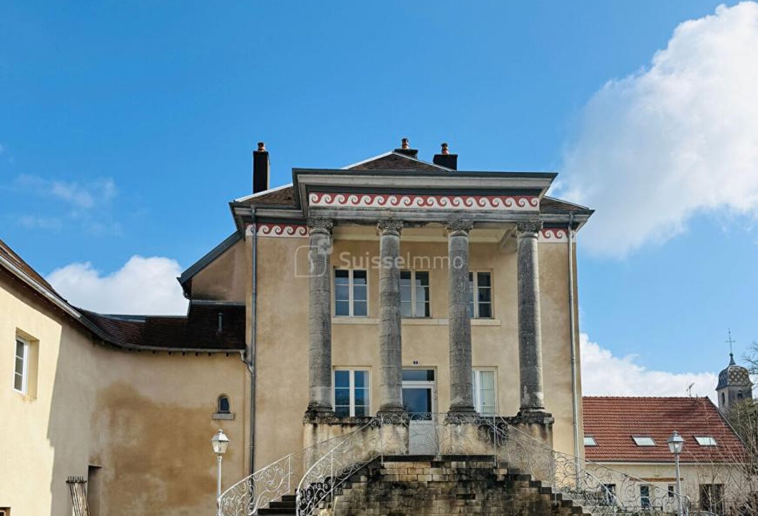 Dans un Ancien Château appartement 84 m² + Terrasse / Cave voûtée/Parking — photo 1
