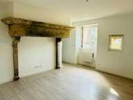 Dans un Ancien Château appartement 84 m² + Terrasse / Cave voûtée/Parking — photo 3