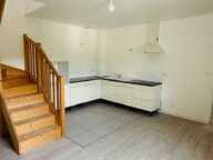 Dans un Ancien Château appartement 84 m² + Terrasse / Cave voûtée/Parking — photo 4
