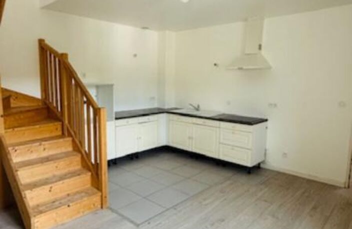 Dans un Ancien Château appartement 84 m² + Terrasse / Cave voûtée/Parking — photo 4