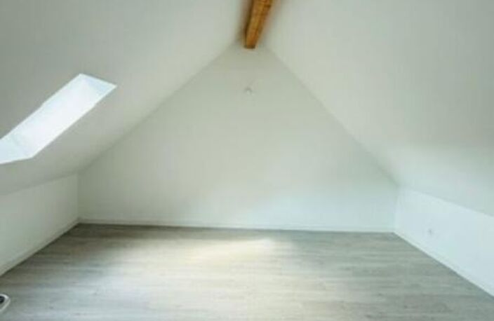 Dans un Ancien Château appartement 84 m² + Terrasse / Cave voûtée/Parking — photo 5