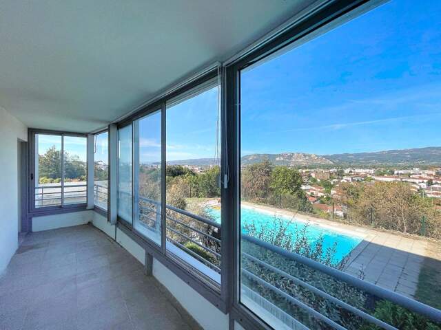 BOURG-LÈS-VALENCE — LES BRUYÈRES | T3/4 | PISCINE | VUE PANORAMIQUE — photo du bien