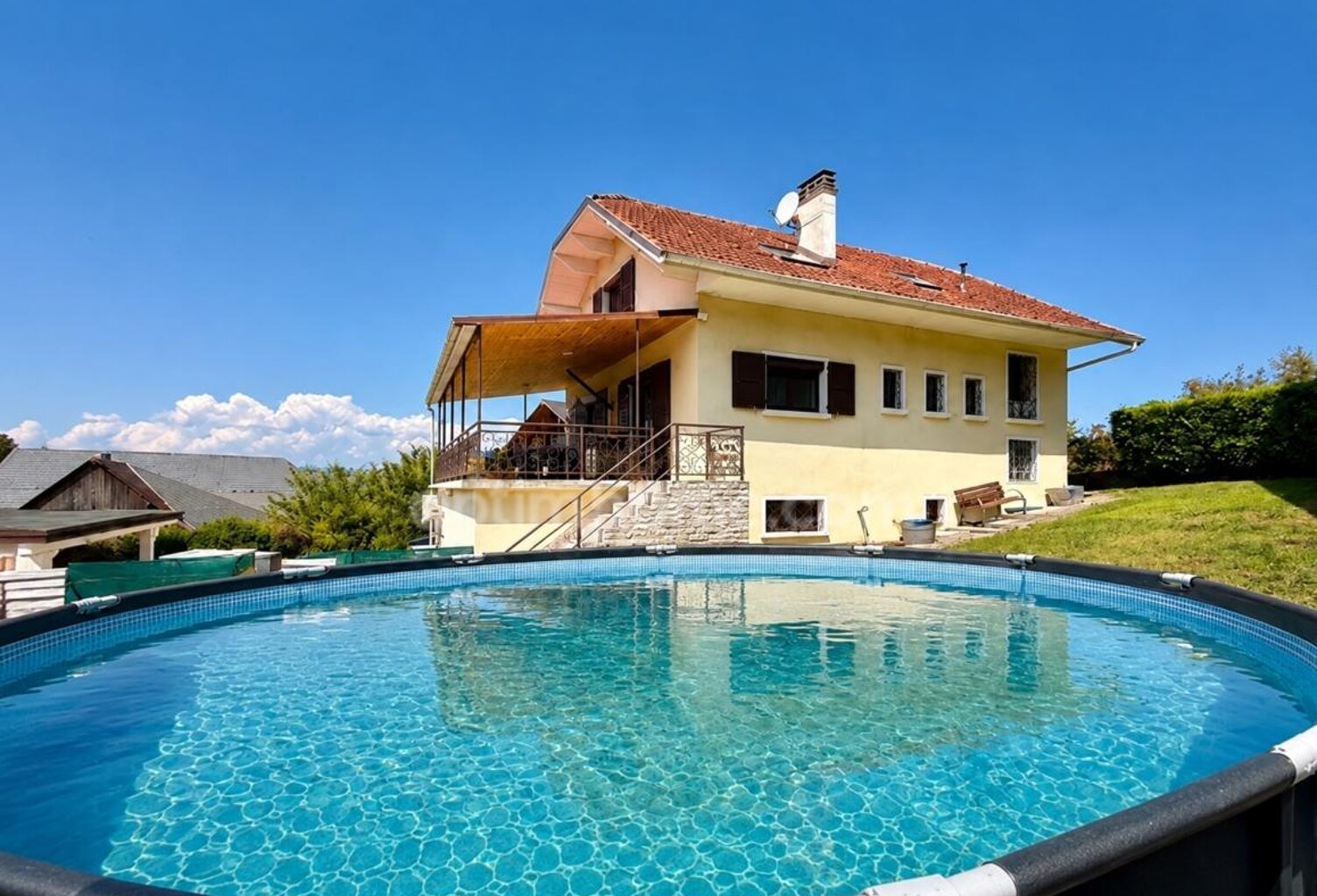 GRUFFY – MAISON FAMILIALE 174 M² AVEC VUE MONTAGNES, TERRASSE ET ESPACE INDÉPENDANT — photo 1