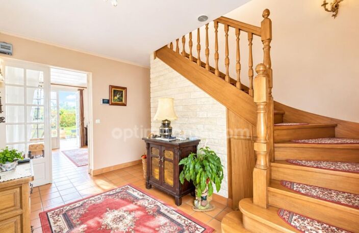 LIMOURS – Maison familiale 140 m² •4/5 Chambres; Jardin 610 M² • Dépendance 20 m² • Garage — photo 2