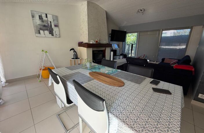 SAINT-JEAN-D'HERMINE (85) - COEUR DE VILLAGE AU CALME - ADORABLE VILLA PLAIN PIED 4 CHAMBRES SUR 1177M² — photo 5