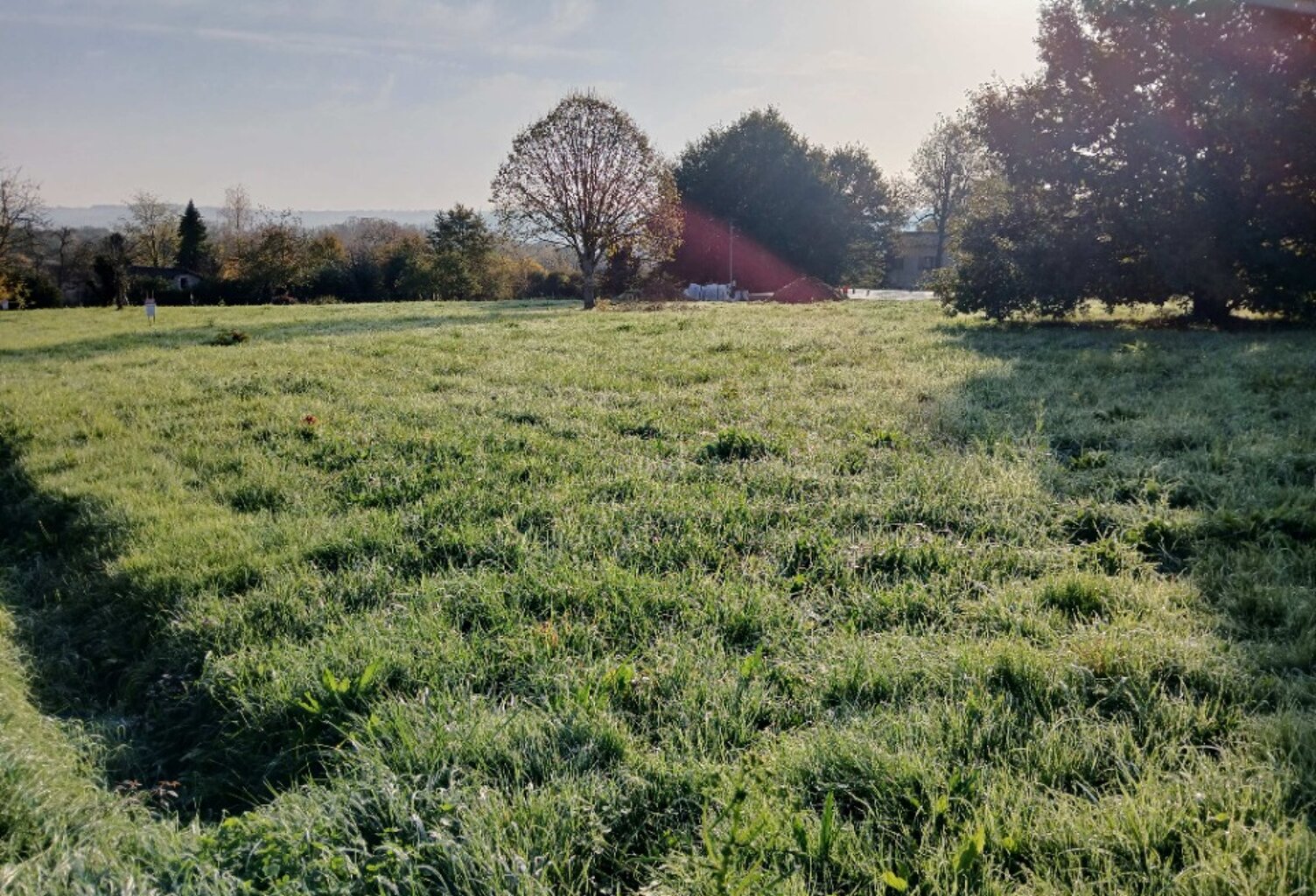 Terrain à bâtir à Saint-Astier (24110) — photo 1
