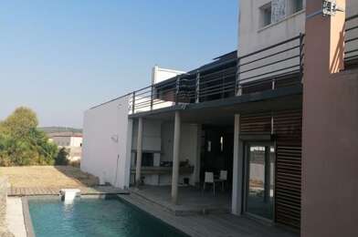 Maison 5 pièces 2462 €