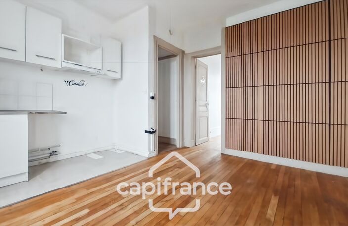 Maisons-Alfort-A VENDRE 2 PIECES 28,17m2 AVEC COMBLES-Lumineux-Traversant-Proche transports, Commerces, marché — photo 2