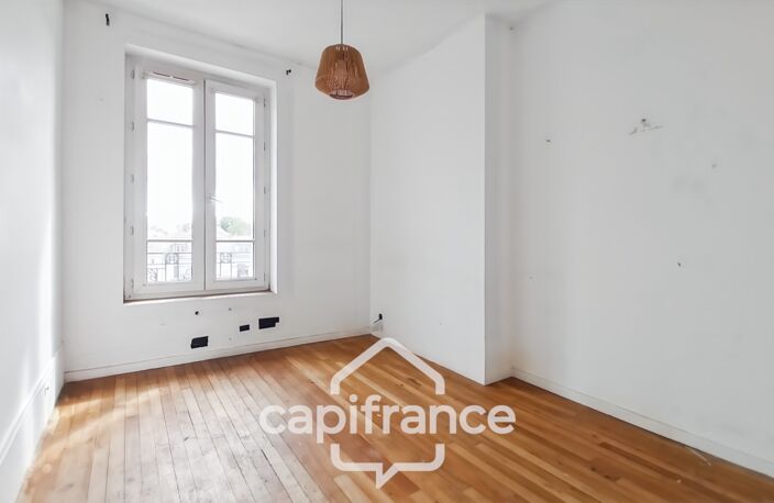 Maisons-Alfort-A VENDRE 2 PIECES 28,17m2 AVEC COMBLES-Lumineux-Traversant-Proche transports, Commerces, marché — photo 5