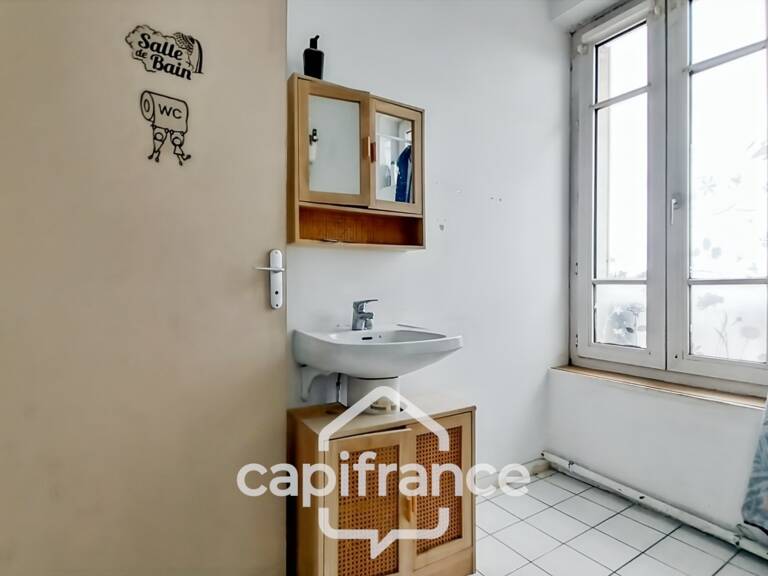 Maisons-Alfort-A VENDRE 2 PIECES 28,17m2 AVEC COMBLES-Lumineux-Traversant-Proche transports, Commerces, marché — photo 1