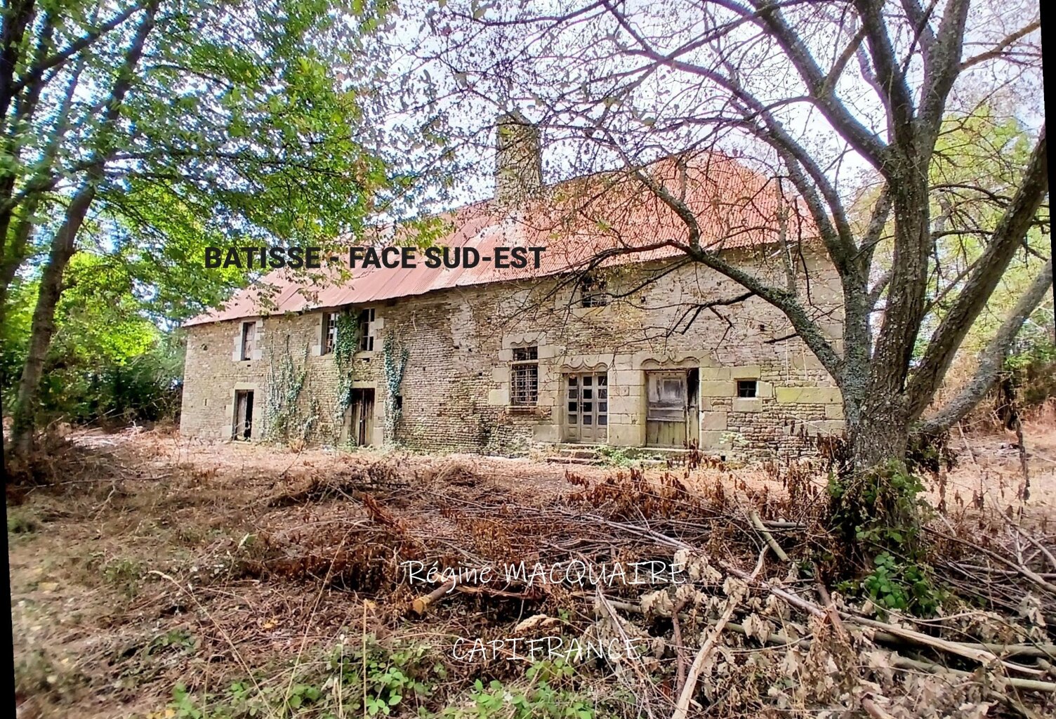 Bâtisse du XVIᵉ siècle à réhabiliter & Grange en cours de travaux – Ensemble foncier de 11 133 m² – Saint-Vigor-des-Monts (50420) — photo 1