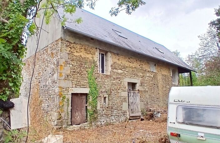 Bâtisse du XVIᵉ siècle à réhabiliter & Grange en cours de travaux – Ensemble foncier de 11 133 m² – Saint-Vigor-des-Monts (50420) — photo 5