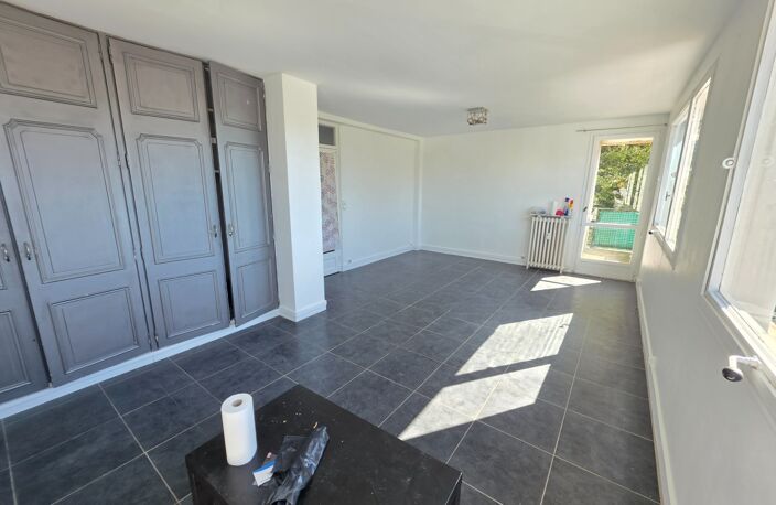 Appartement à vendre 65 pièces RIS ORANGIS (91) — photo 2